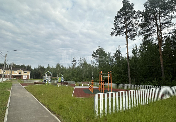 Заклязьменский п., Ипподромный проезд: таунхаус