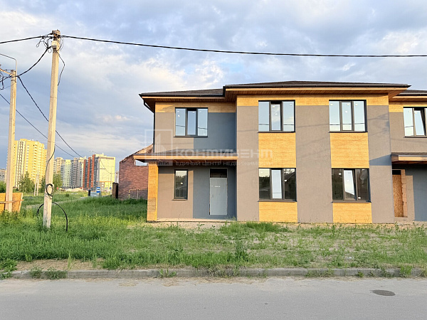 Юрьевец мкр, Родниковая ул: таунхаус