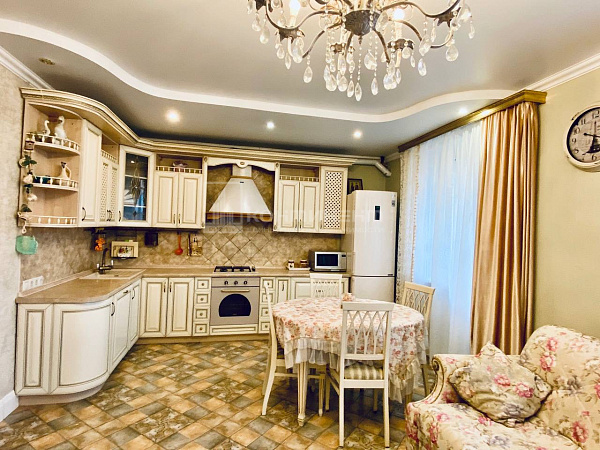 2-к квартира, 80 кв.м.